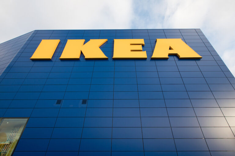 IKEA – od szwedzkiej wioski do globalnego imperium meblarskiego