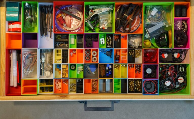 Organizery do szuflad z pudełek – zero waste w praktyce