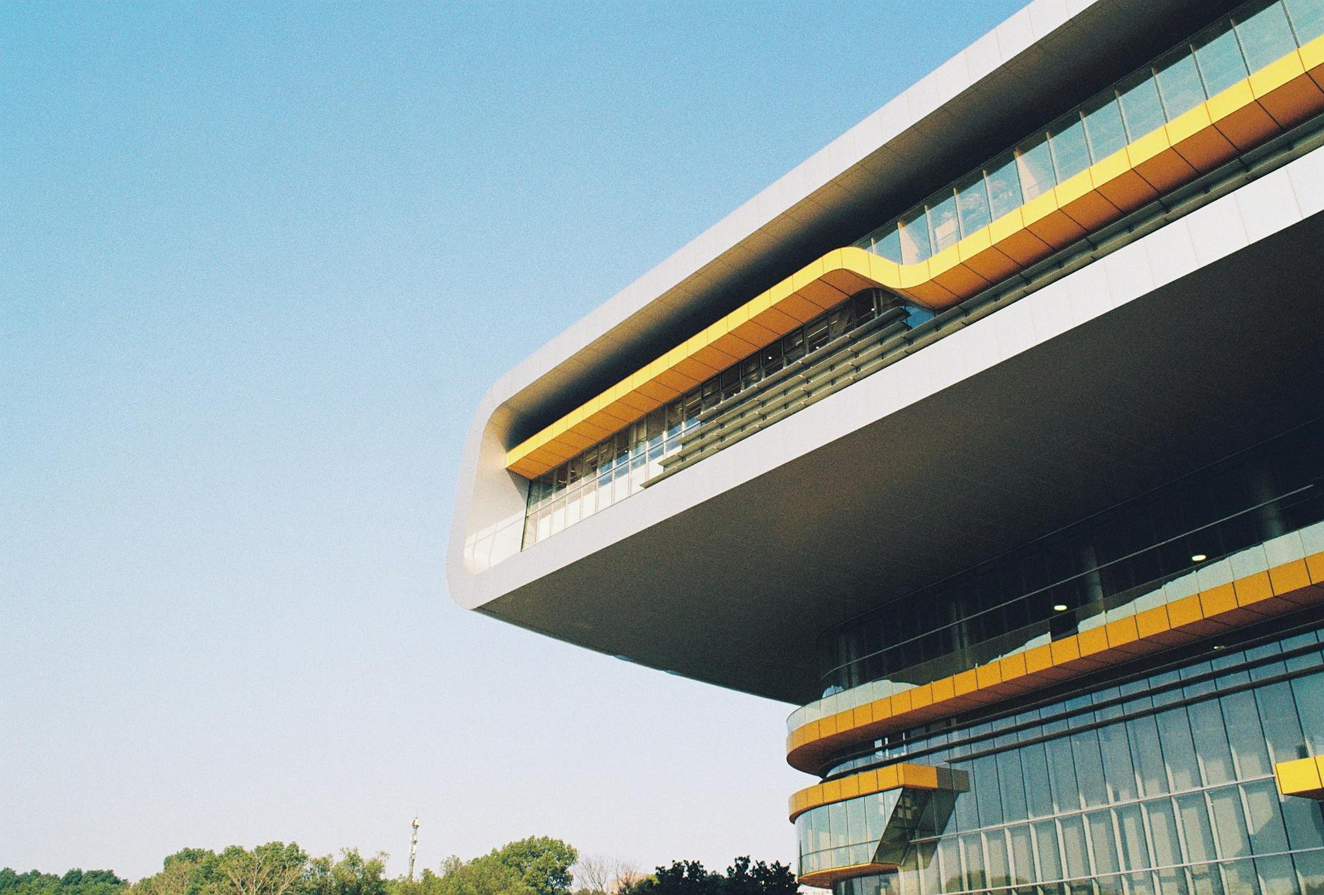 Jak Warszawa może inspirować się Paryżem w architekturze
